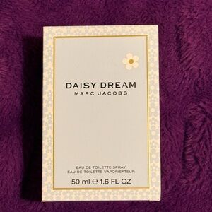 Marc Jacobs Daisy Dream Fragrance Box